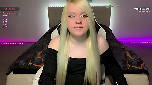 Snapshot of camsmiley chatting on February 2, 9:58 pm camsmiley online show from February 2, 9:58 pm