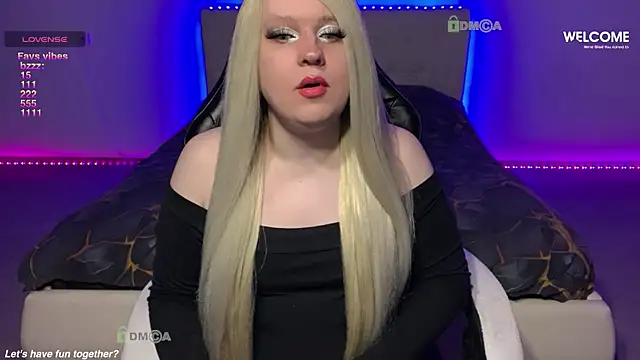 camsmiley online show from May 4, 8:00 pm