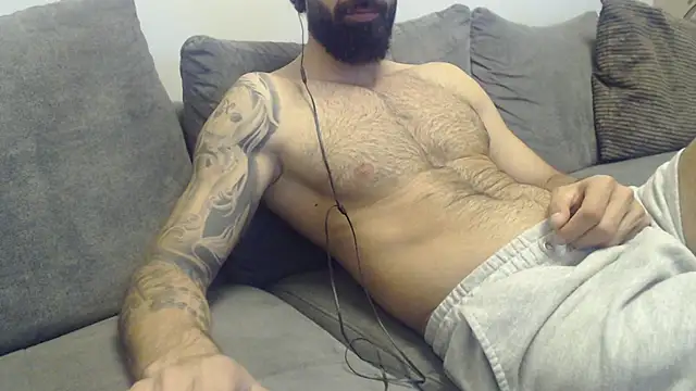 Snapshot of Verycutex chatting on April 26, 6:27 pm Verycutex online show from April 26, 6:27 pm