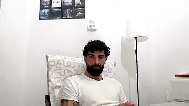 Verycutex online show from March 4, 5:31 pm