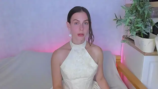 Teresa Hardly online show from September 23, 7:43 pm