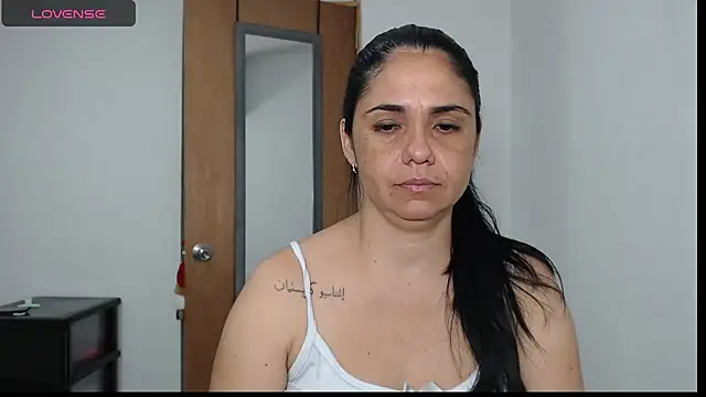 Snapshot of selena_ferri chatting on November 29, 2:44 am selena ferri online show from November 29, 2:44 am