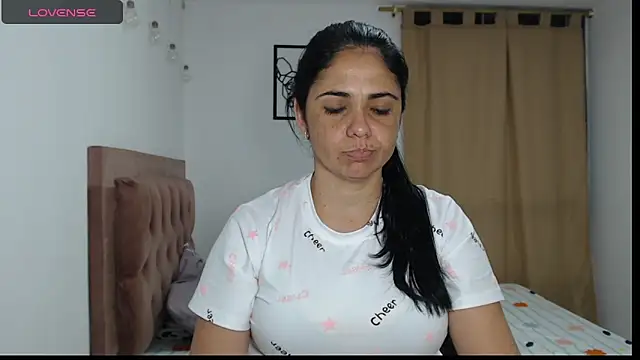 Snapshot of selena_ferri chatting on November 7, 2:49 am selena ferri online show from November 7, 2:49 am