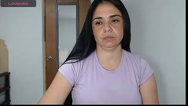 Snapshot of selena_ferri chatting on November 29, 9:59 pm selena ferri online show from November 29, 9:59 pm