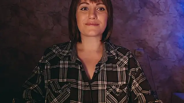 Snapshot of _letty_ chatting on January 25, 1:43 am letty online show from January 25, 1:43 am