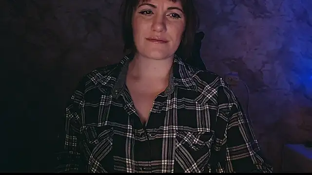 Snapshot of _letty_ chatting on March 8, 12:44 am letty online show from March 8, 12:44 am