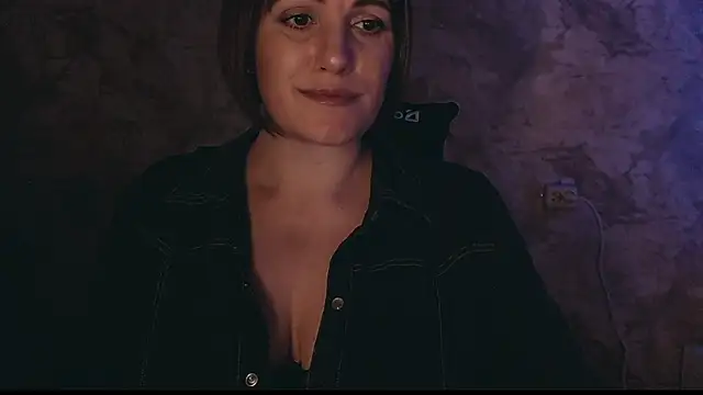 Snapshot of _letty_ chatting on March 19, 9:16 pm letty online show from March 19, 9:16 pm