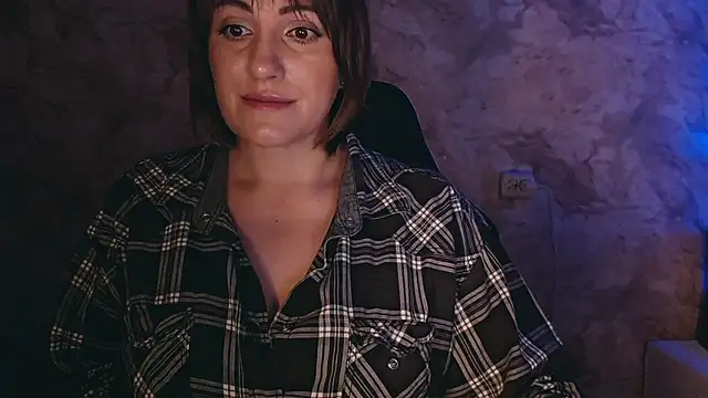 Snapshot of _letty_ chatting on December 28, 12:04 am letty online show from December 28, 12:04 am