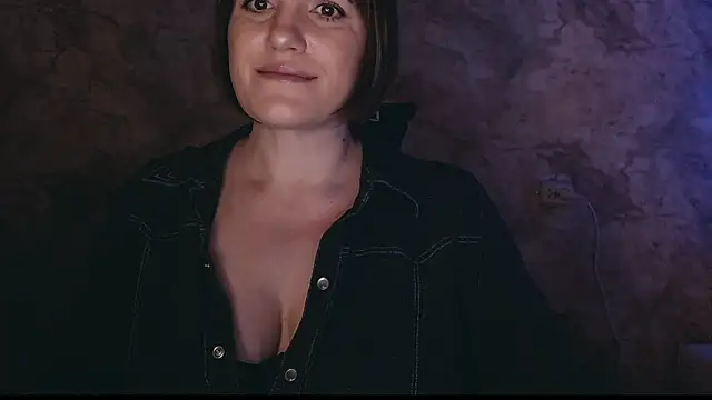 Snapshot of _letty_ chatting on March 14, 11:53 pm letty online show from March 14, 11:53 pm