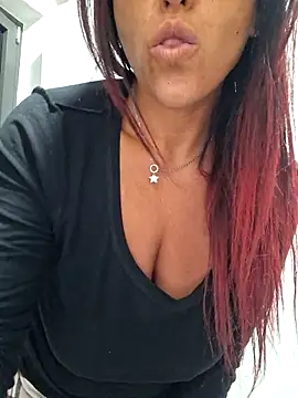 Snapshot of allyson22andy chatting on November 21, 1:10 pm allyson22andy online show from November 21, 1:10 pm