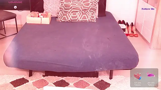 Alenny11 online show from December 18, 4:17 am