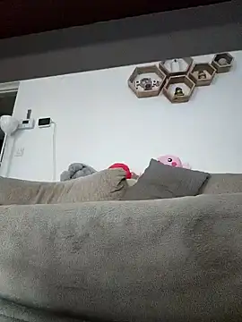 Bigcock18100 online show from March 28, 9:32 am
