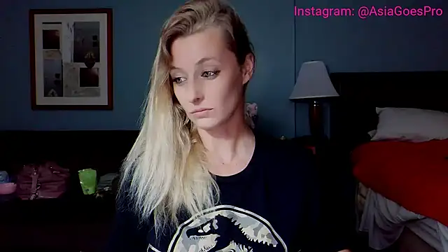 Snapshot of AsiaGoesPro chatting on September 24, 2:18 am AsiaGoesPro online show from September 24, 2:18 am