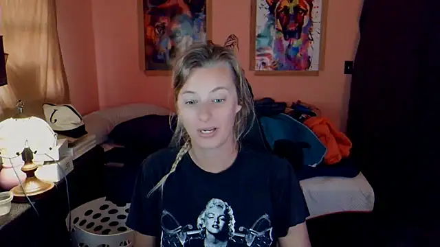 Snapshot of AsiaGoesPro chatting on December 17, 3:17 pm AsiaGoesPro online show from December 17, 3:17 pm