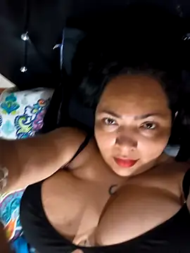 Snapshot of NIKOLE1301 chatting on December 15, 11:20 pm NIKOLE1301 online show from December 15, 11:20 pm