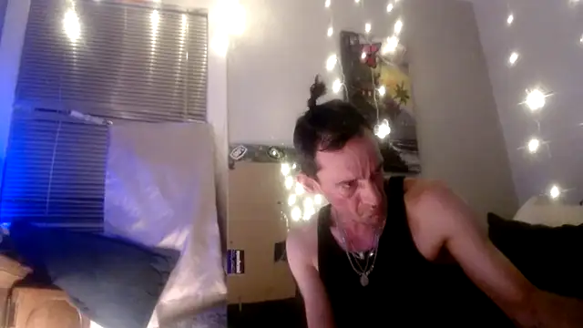 lickthecat online show from November 4, 1:15 pm