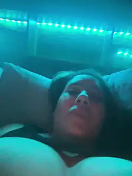 Snapshot of Aw_ThROAt9 chatting on March 16, 2:41 am Aw ThROAt9 online show from March 16, 2:41 am