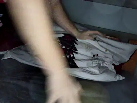 Snapshot of CZboobs chatting on January 4, 9:09 pm CZboobs online show from January 4, 9:09 pm