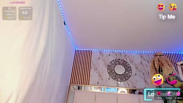 Oriana Davis1 online show from February 27, 2:56 am