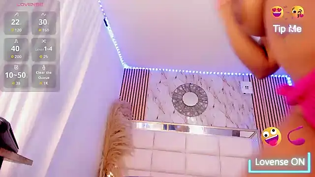 Snapshot of Oriana_Davis1 chatting on November 11, 1:33 am Oriana Davis1 online show from November 11, 1:33 am