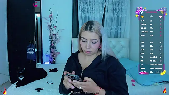 Snapshot of megan_sexrose chatting on September 18, 1:19 am megan sexrose online show from September 18, 1:19 am