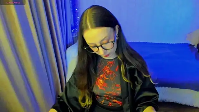 CurlySteph online show from December 5, 5:22 pm