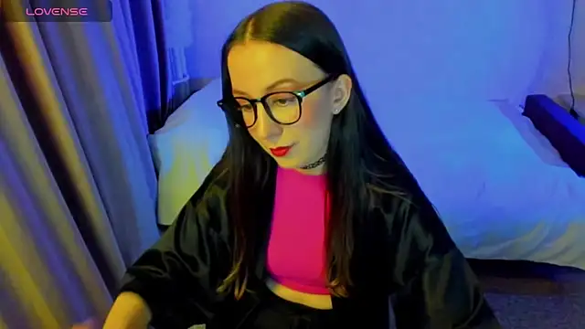 CurlySteph online show from May 1, 8:36 pm