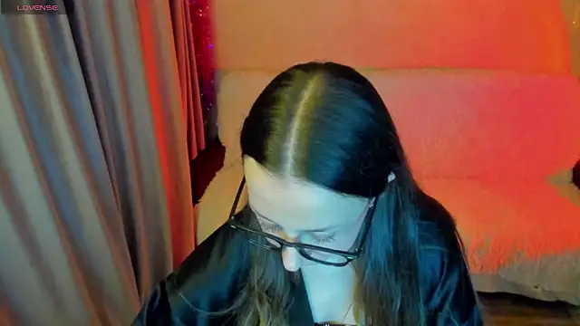 CurlySteph online show from October 15, 4:26 pm