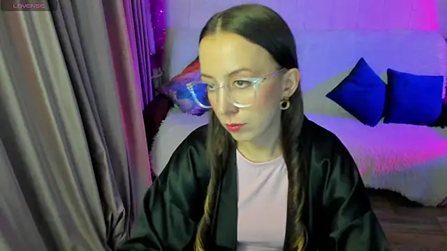 CurlySteph online show from November 17, 6:01 pm