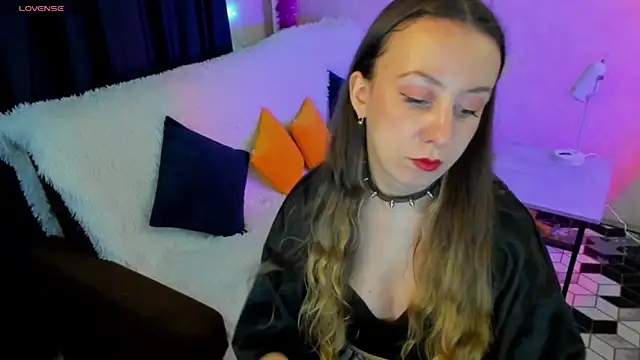 CurlySteph online show from March 20, 7:57 pm