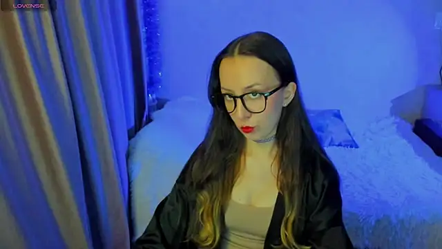 CurlySteph online show from October 23, 4:38 pm