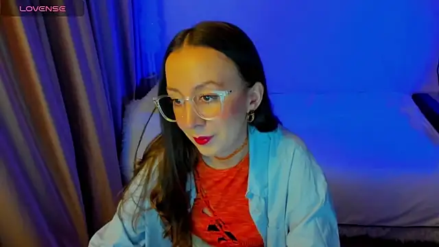 CurlySteph online show from March 17, 8:01 pm