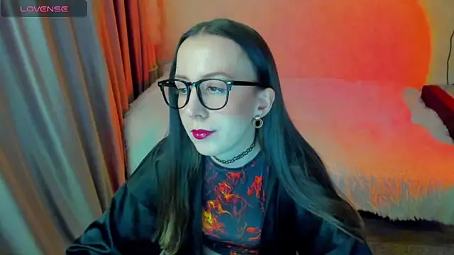 CurlySteph online show from March 29, 6:31 pm