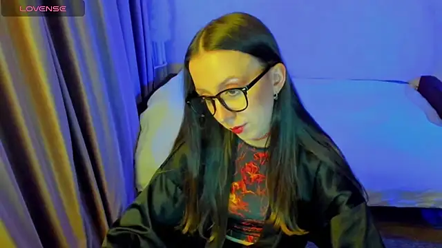 CurlySteph online show from April 14, 8:03 pm