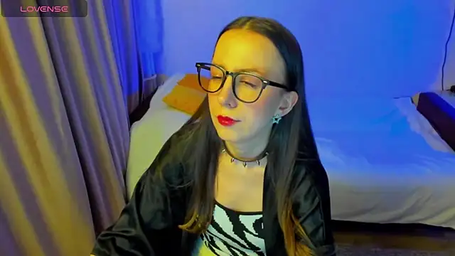 CurlySteph online show from March 24, 5:57 pm