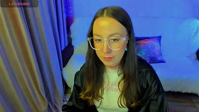 CurlySteph online show from December 13, 8:04 pm