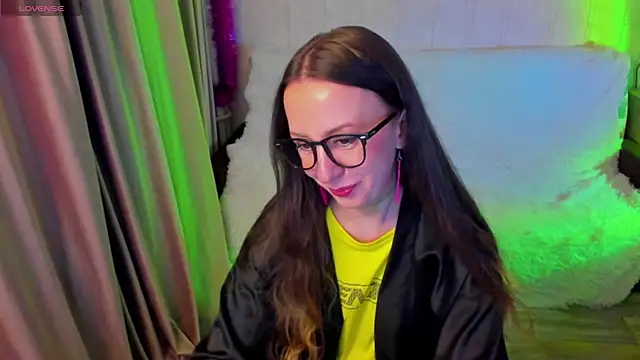 CurlySteph online show from November 27, 5:24 pm