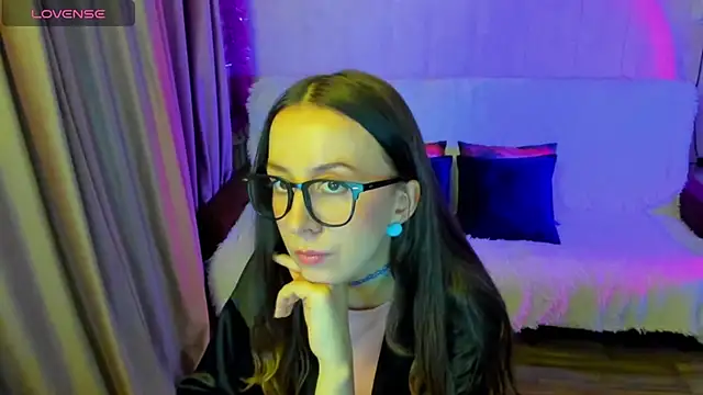 CurlySteph online show from December 17, 6:02 pm