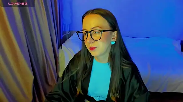 CurlySteph online show from March 4, 7:54 pm