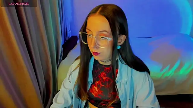 CurlySteph online show from April 5, 9:10 pm