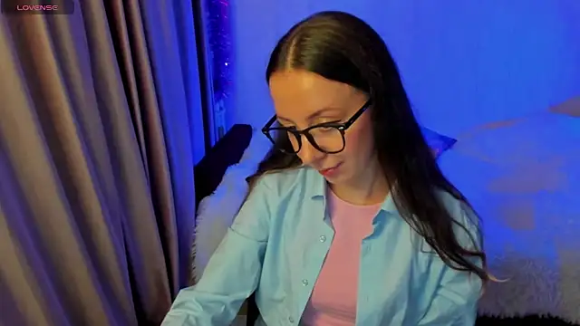 CurlySteph online show from October 26, 4:40 pm