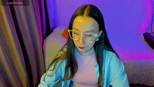 CurlySteph online show from March 26, 3:54 pm