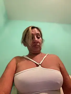 Snapshot of camelia3 chatting on November 27, 11:38 pm camelia3 online show from November 27, 11:38 pm