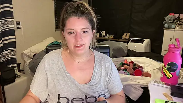 magicsparkles online show from February 17, 1:36 am