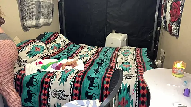 Snapshot of magicsparkles chatting on November 6, 10:03 pm magicsparkles online show from November 6, 10:03 pm