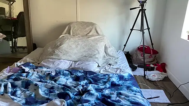 Snapshot of magicsparkles chatting on January 31, 9:37 pm magicsparkles online show from January 31, 9:37 pm