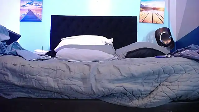 Snapshot of juanses_n_toro chatting on March 11, 7:36 pm juanses n toro online show from March 11, 7:36 pm