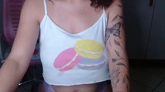 bustycarly online show from December 15, 10:59 pm