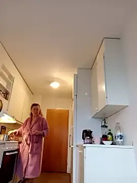 Hottie-Mom online show from March 11, 8:19 am