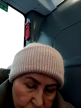 Hottie-Mom online show from February 9, 12:14 pm